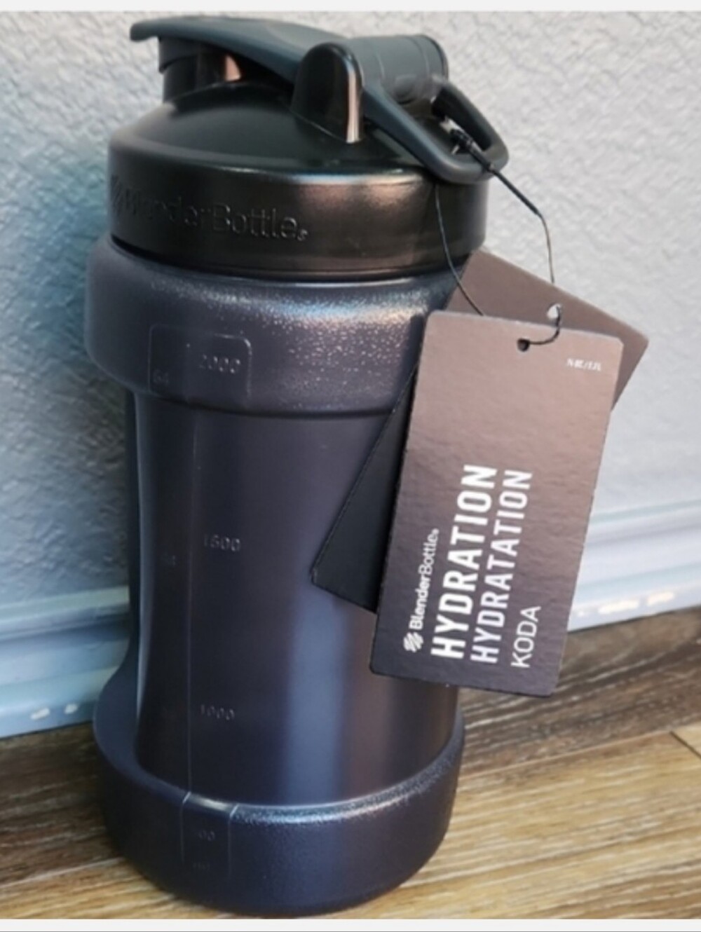 NWT 64 oz Blender Bottle Koda Hydration Water Bottle Gray Black